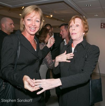 Carol Burnett  

Date Of Birth:
April 26, 1933 (79)
Birth Place:
San Antonio, TX Photo