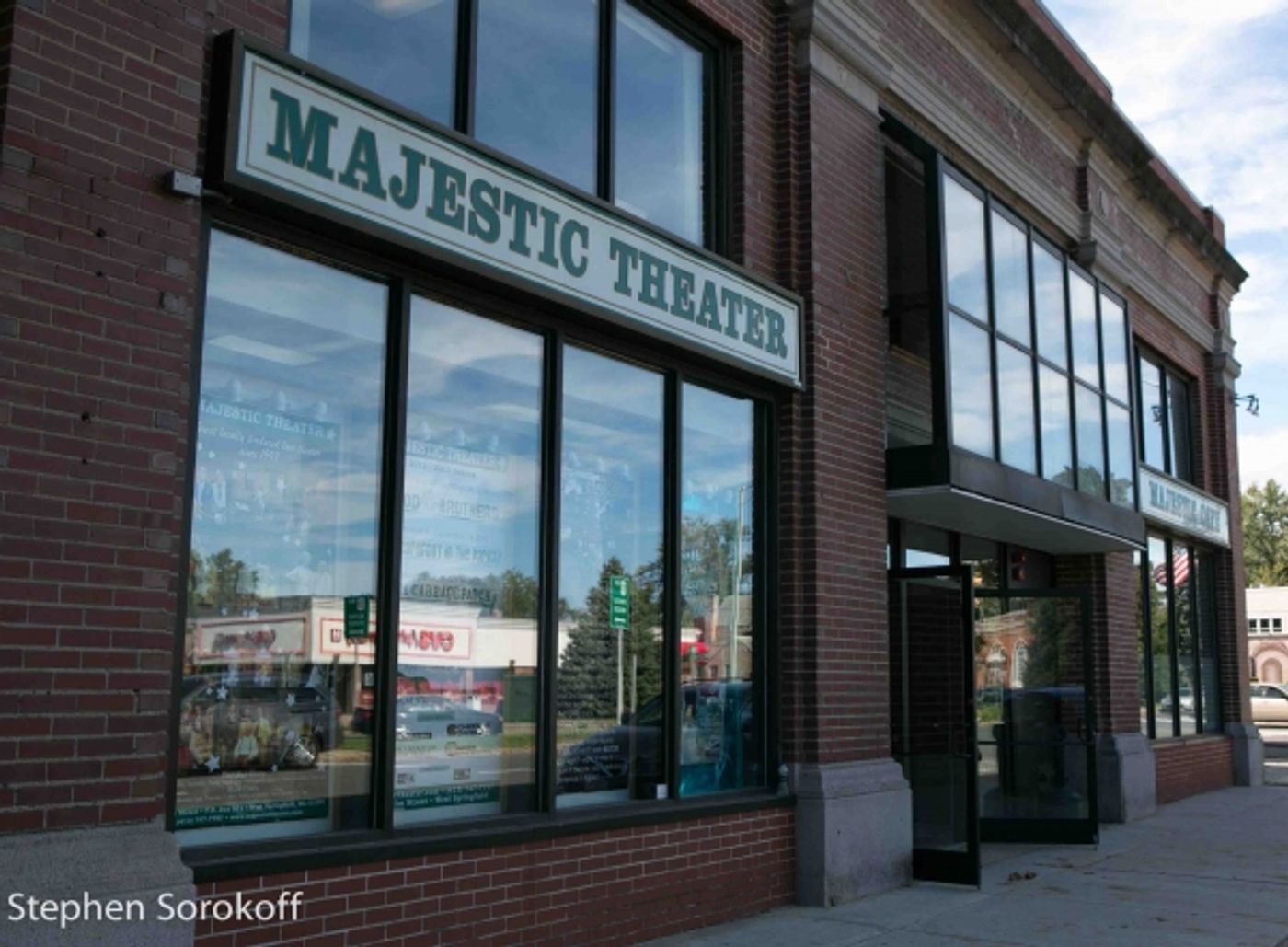 Photo Coverage: BLOOD BROTHERS Opens at West Springfield's Majestic Theater  Image