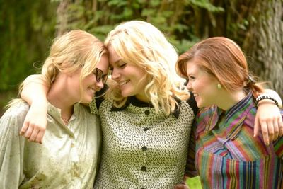Denee Lortz as Lenny, Emily Ross as Meg, and Leryn Turlington as Babe  Photo