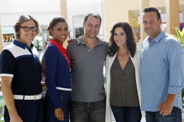  SIMON TEMPLEMAN, TOKS OLAGUNDOYE, DAN FOGELMAN (EXECUTIVE PRODUCER), JAMI GERTZ, LEN Photo