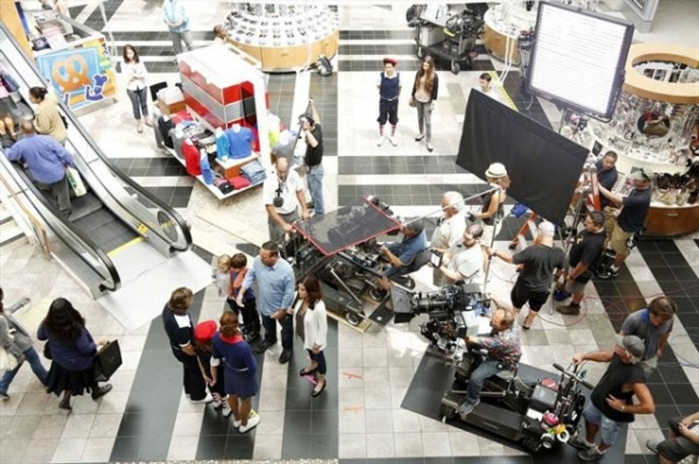 Photo Coverage: Behind the Scenes of THE NEIGHBORS on ABC Photo Coverage: Behind the Scenes of THE NEIGHBORS on ABC Image