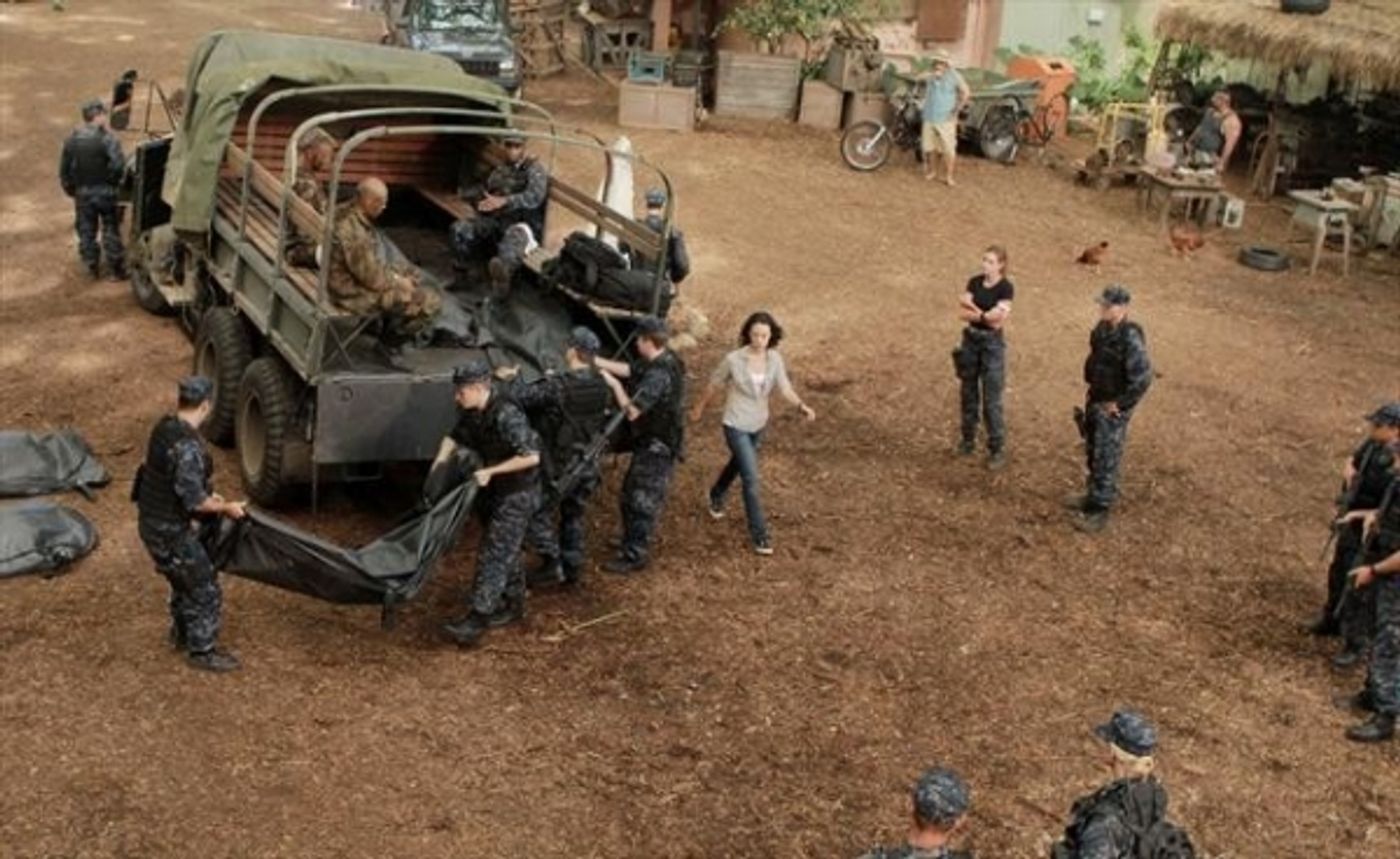 Photo Coverage: Sneak Peak at THE LAST RESORT on 10/4  Image