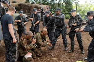 SCOTT SPEEDMAN, ANDRE BRAUGHER Photo