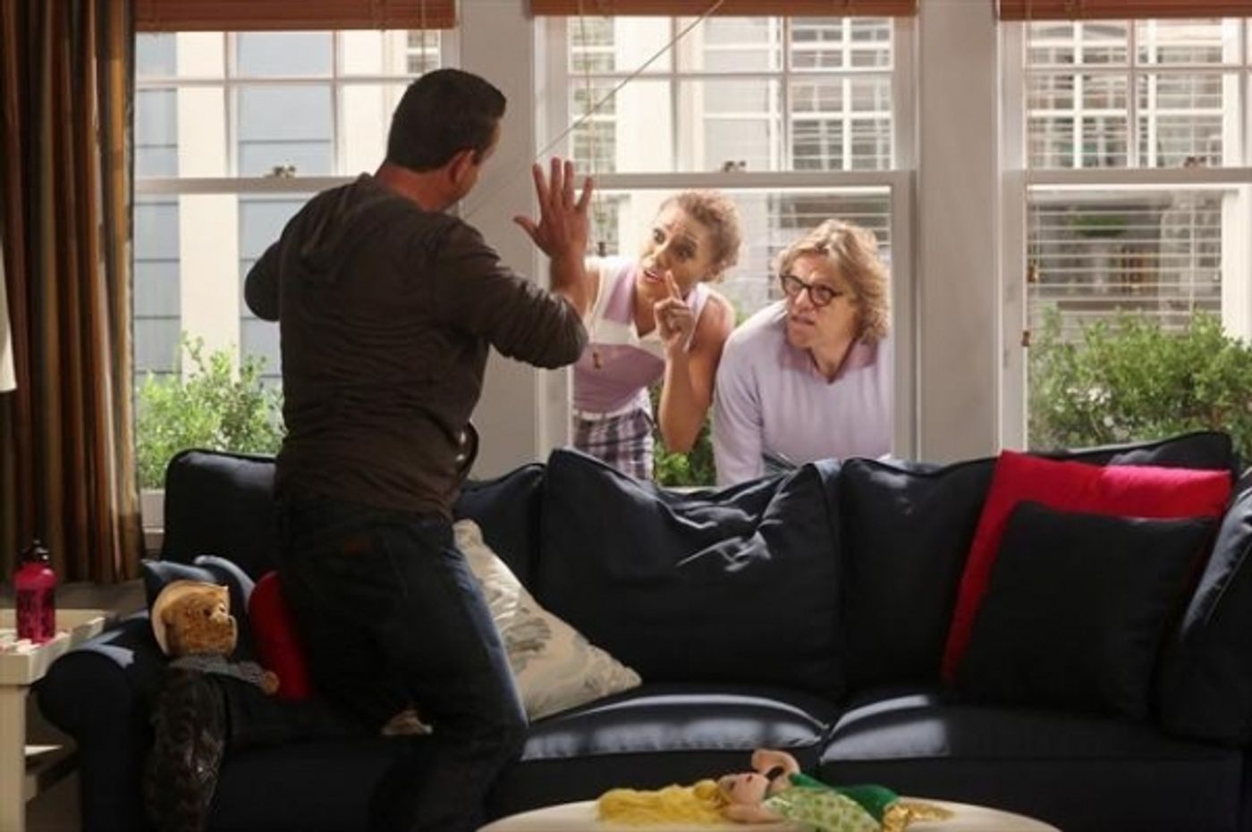 Photo Coverage: Preview THE NEIGHBORS on 10/10!  Image