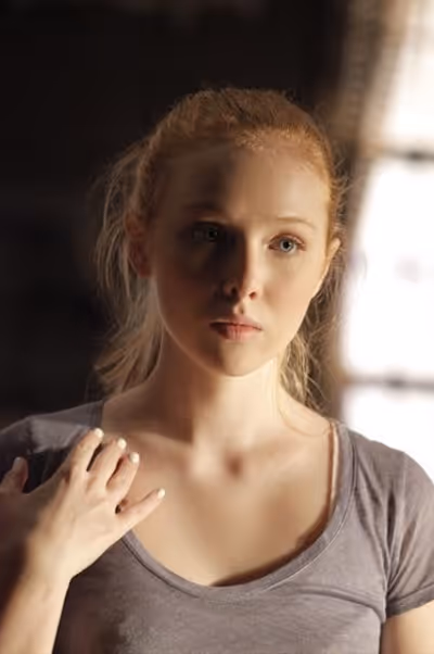 MOLLY QUINN Photo
