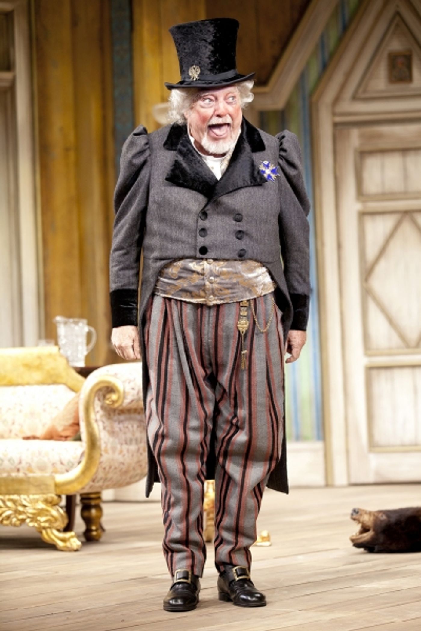 Photo Flash: First Look at Shakespeare Theatre Company's THE GOVERNMENT INSPECTOR  Image