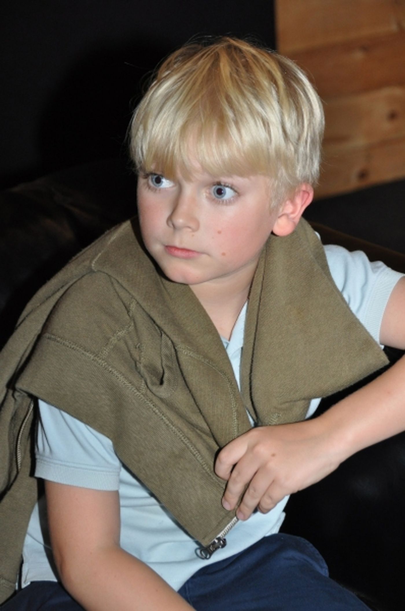 Exclusive Photos: MARY POPPINS Cast Sings 'Carols For A Cure'  Image