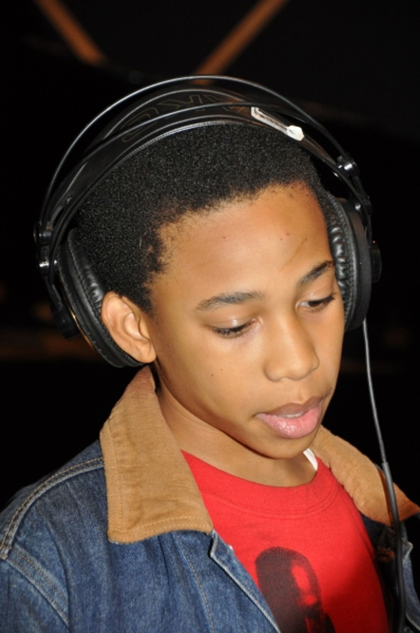 Exclusive Photos: THE LION KING Kids Sing 'Carols For A Cure'  Image