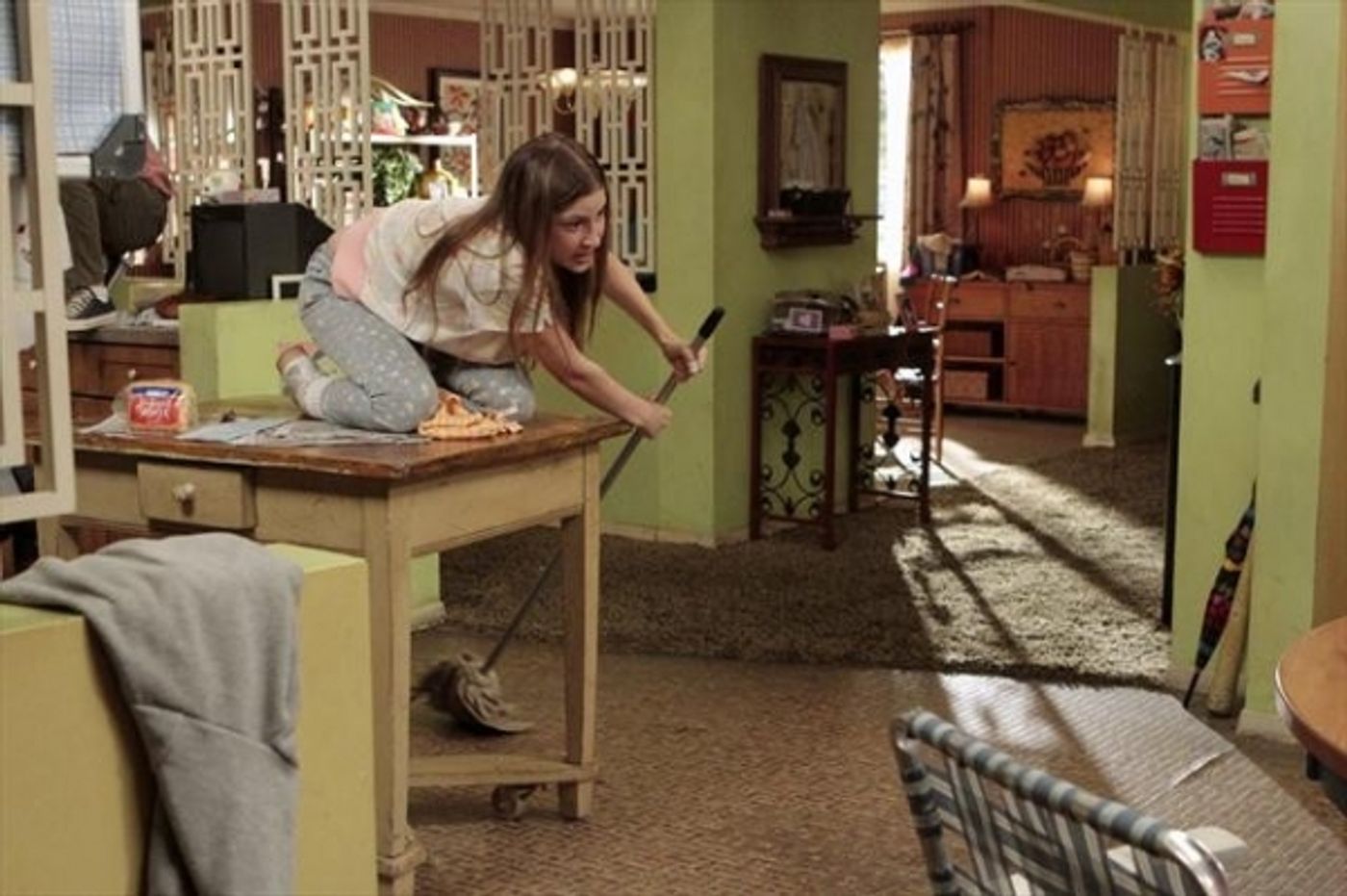 Photo Coverage: Sneak Peak at THE MIDDLE on ABC 10/10  Image