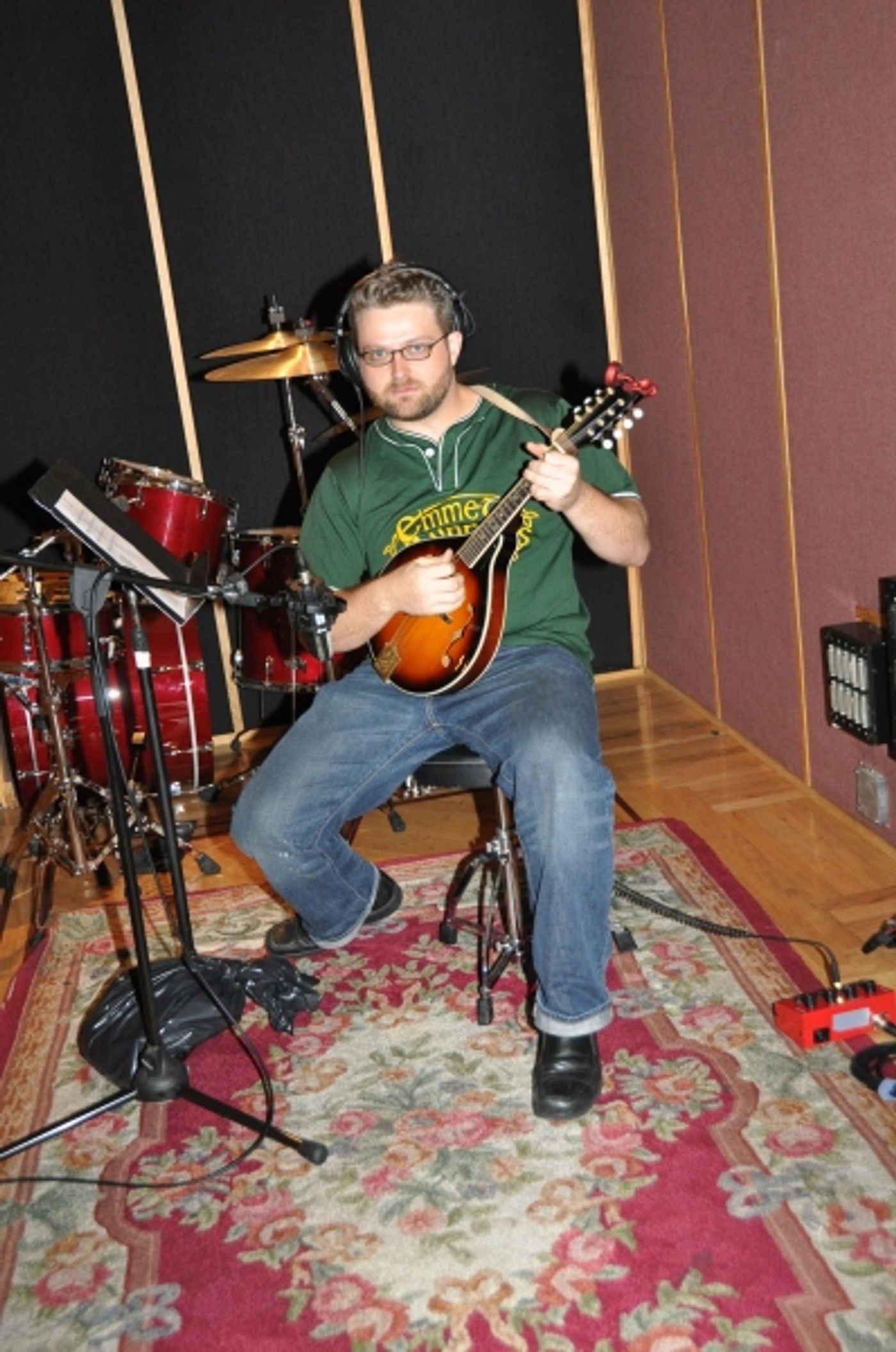 Photo Exclusive: ONCE Cast Records for 'Carols For A Cure' Image