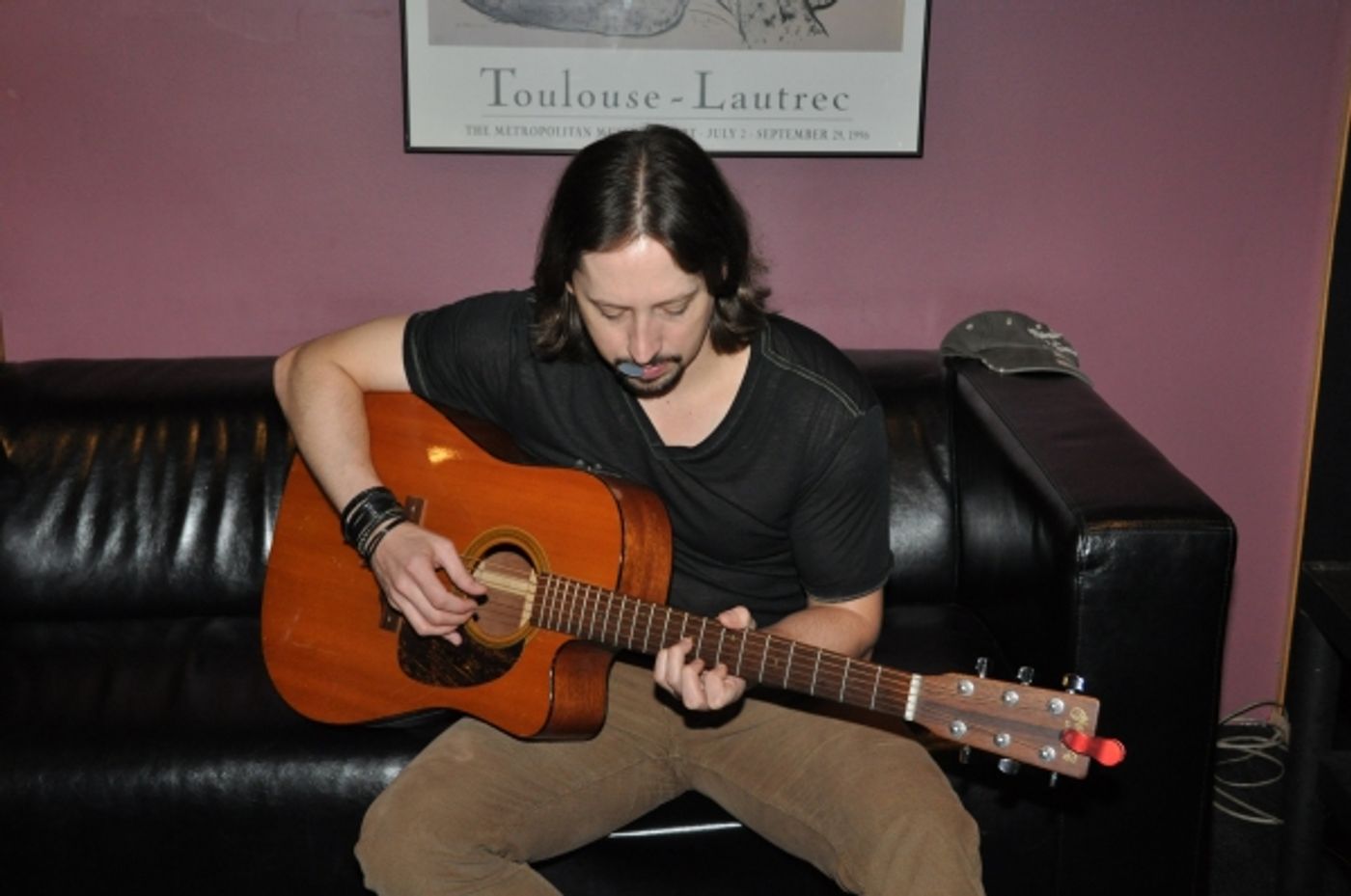Photo Exclusive: ONCE Cast Records for 'Carols For A Cure' Image