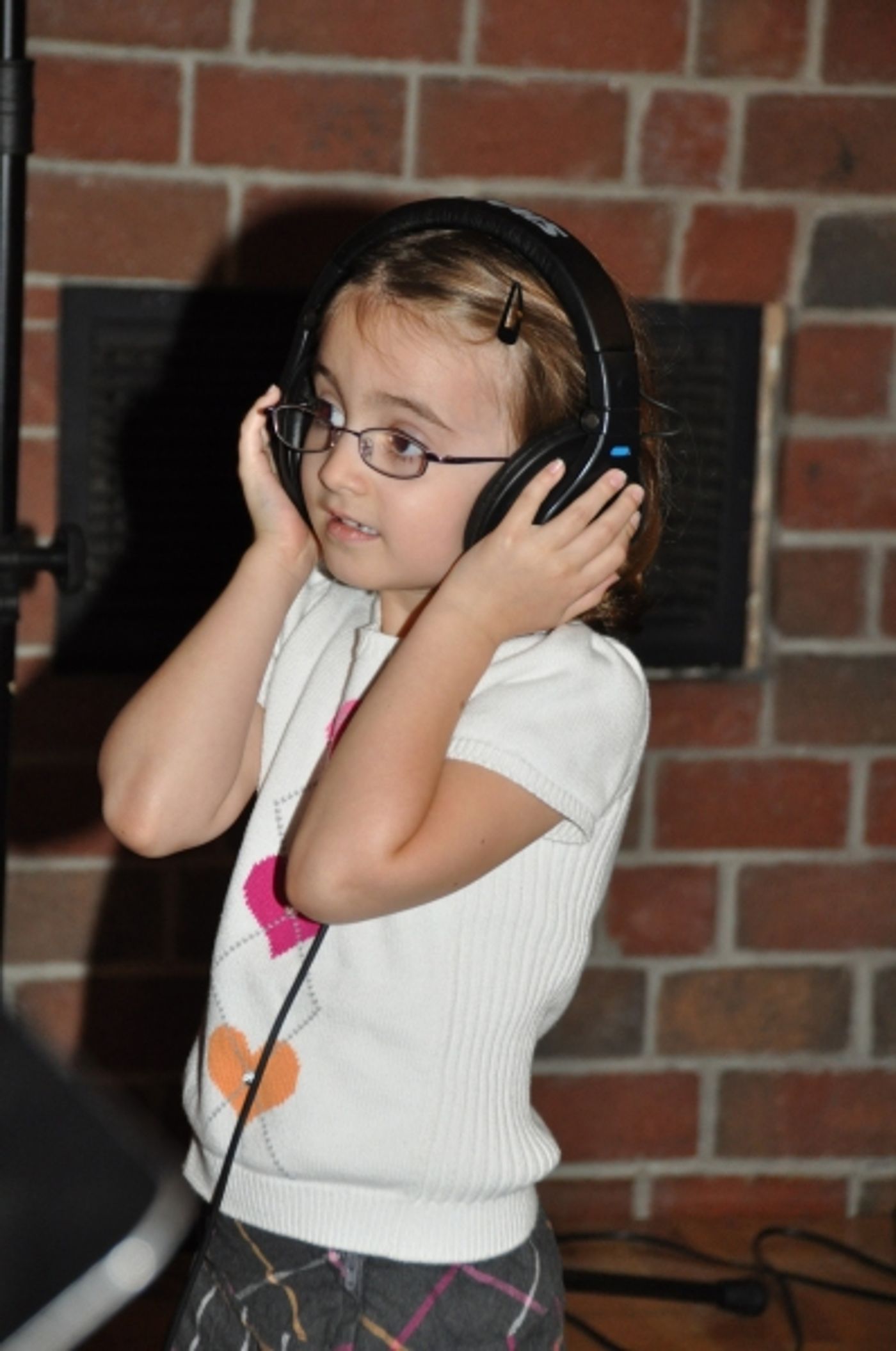 Photo Exclusive: ONCE Cast Records for 'Carols For A Cure' Image