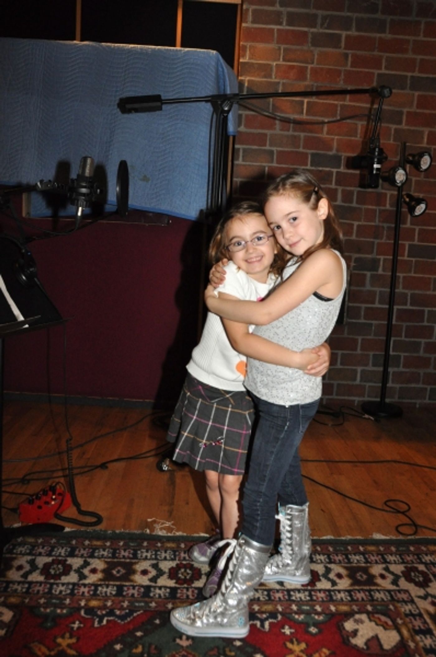 Photo Exclusive: ONCE Cast Records for 'Carols For A Cure' Image