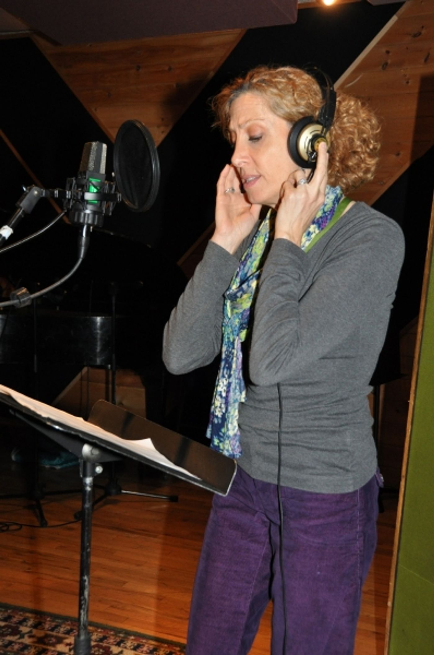 Photo Exclusive: ONCE Cast Records for 'Carols For A Cure' Image