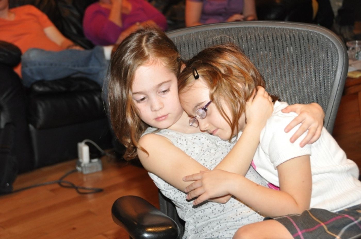 Photo Exclusive: ONCE Cast Records for 'Carols For A Cure' Image