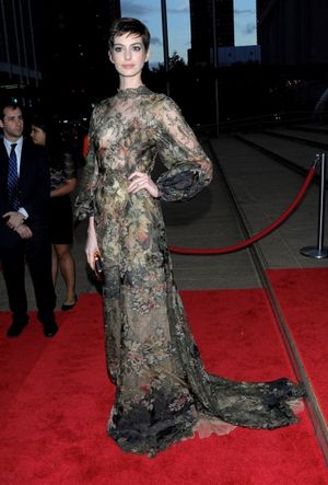 Anne Hathaway at NYC Ballet Celebrating Fashion Designer Valentino Garavani (Photo b Photo