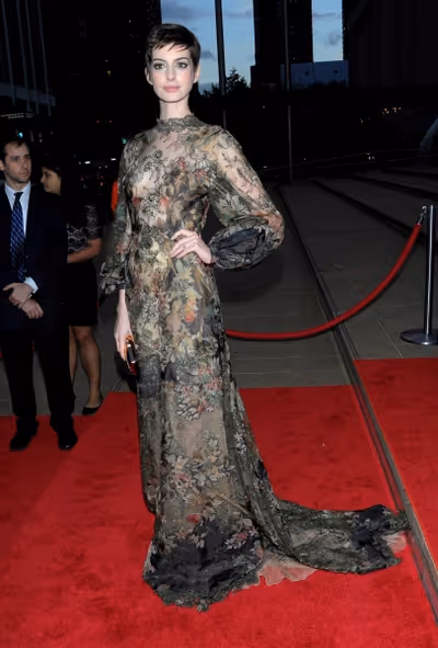  Anne Hathaway at NYC Ballet Celebrating Fashion Designer Valentino Garavani (Photo b Photo