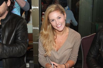  Taylor Louderman  Photo