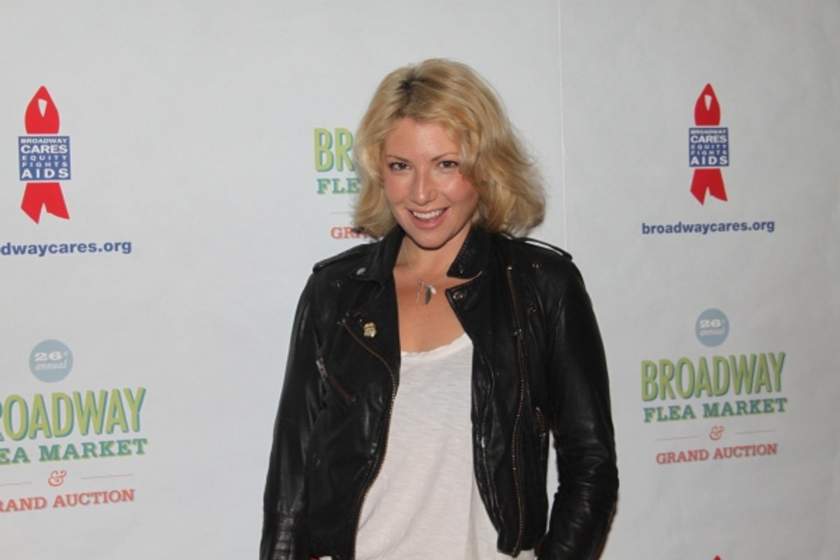  Ari Graynor  at 