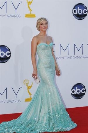 THE 64TH PRIMETIME EMMY(r) AWARDS - The 64th Primetime Emmy Awards broadcasts live from 8:00-11:00 p.m., ET/5:00-8:00 p.m., PT., Sunday, September 23, 2012 exclusively on ABC. (ABC/RICK ROWELL)JULIANNE HOUGH @ BroadwayWorld THE 64TH PRIMETIME EMMY(r) AWARDS - The 64th Primetime Emmy Awards broadcasts live f Photo