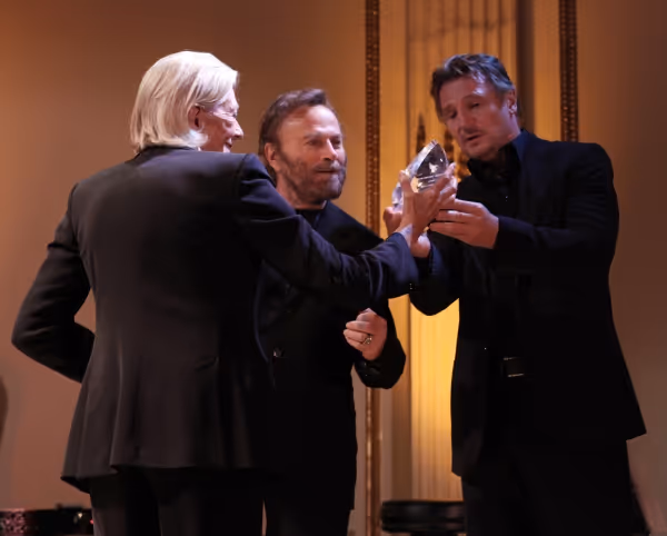  Vanessa Redgrave, Peter Nero & Liam Neeson Photo