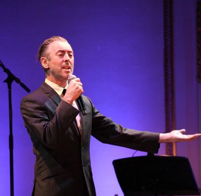  Alan Cumming Photo