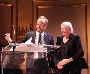  Vanessa Redgrave & John Benjamin Hickey Photo