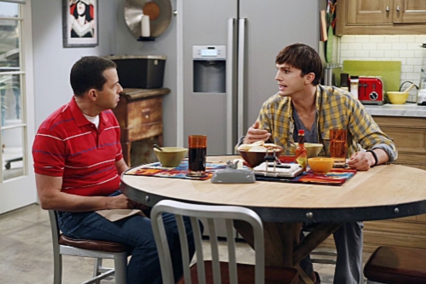 Photo Coverage: First Look at Miley Cyrus on TWO AND A HALF MEN  Image