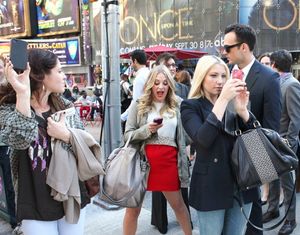 The cast and creative team of "The Performers", from left, producer Amanda Lipitz, actress Jenni Barber, actress Ari Graynor, producer Robyn Goodman and actor Cheyenne Jackson @ BroadwayWorld The cast and creative team of "The Performers", from left, producer Amanda Lipitz, a Photo