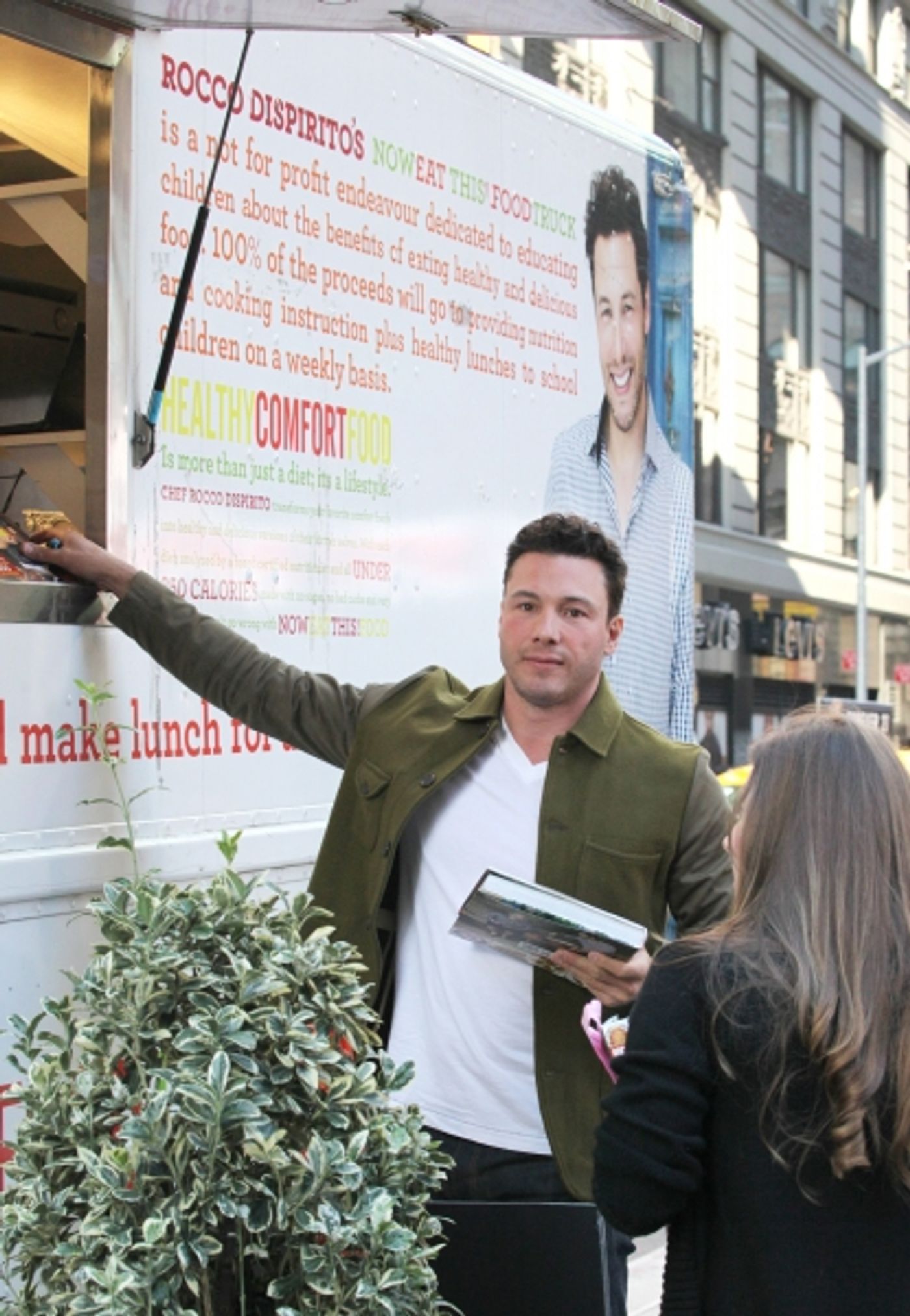 Photo Coverage: Rocco DiSpirito Vistis GOOD MORNING AMERICA Image