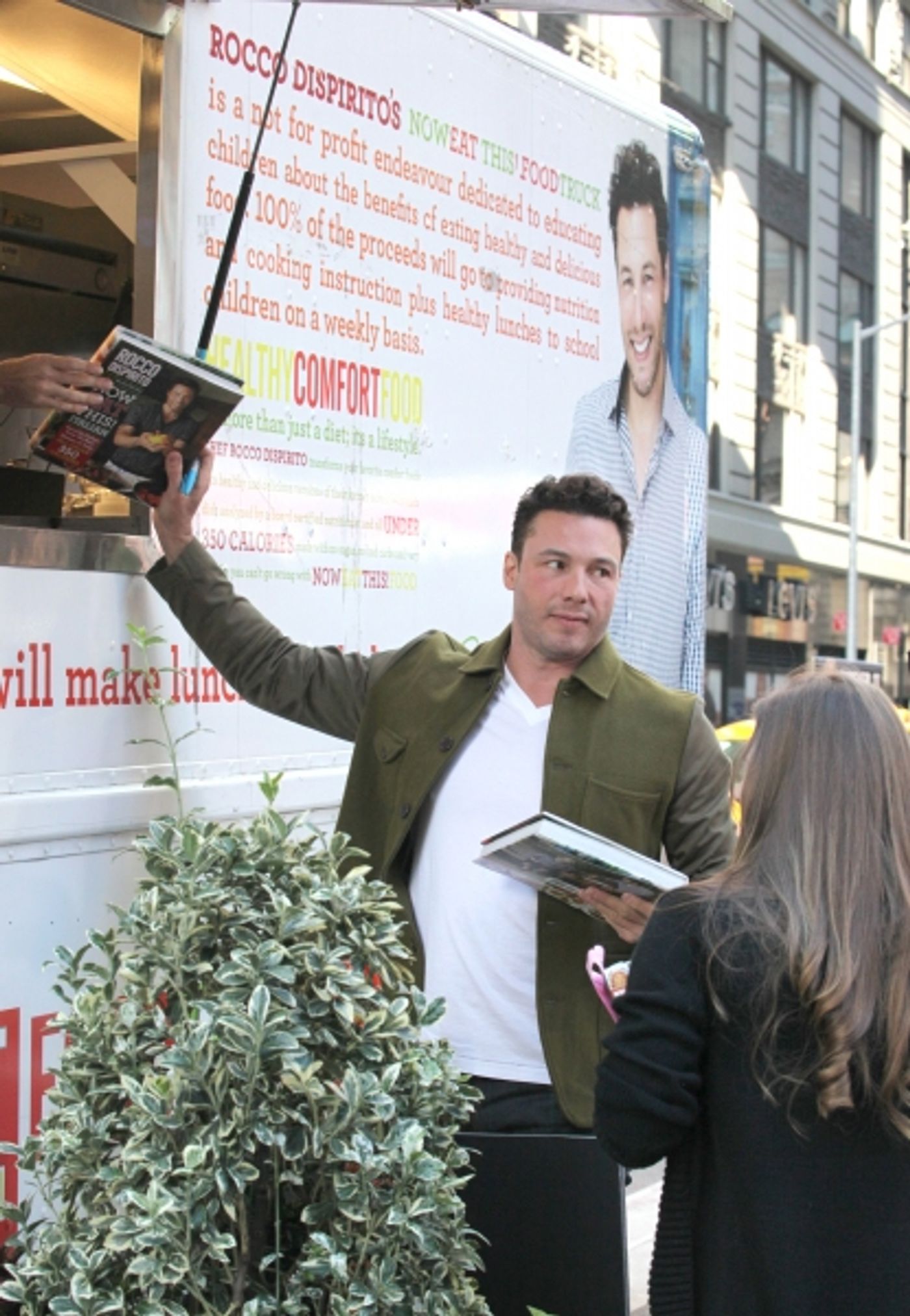 Photo Coverage: Rocco DiSpirito Vistis GOOD MORNING AMERICA Image