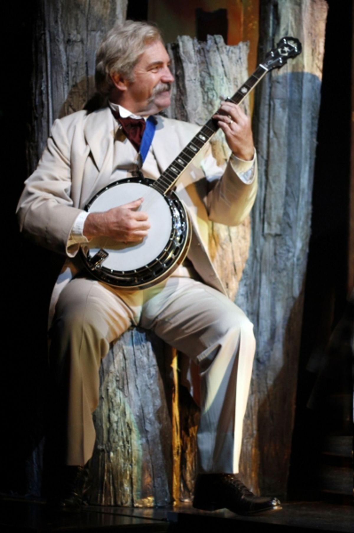 John Patrick Lowrie at First Look at Rodney Hicks, Randy Scholz and More in Village Theatre's BIG RIVER