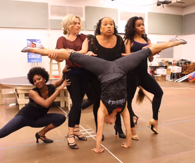  Roz Ryan & Ensemble cast Photo