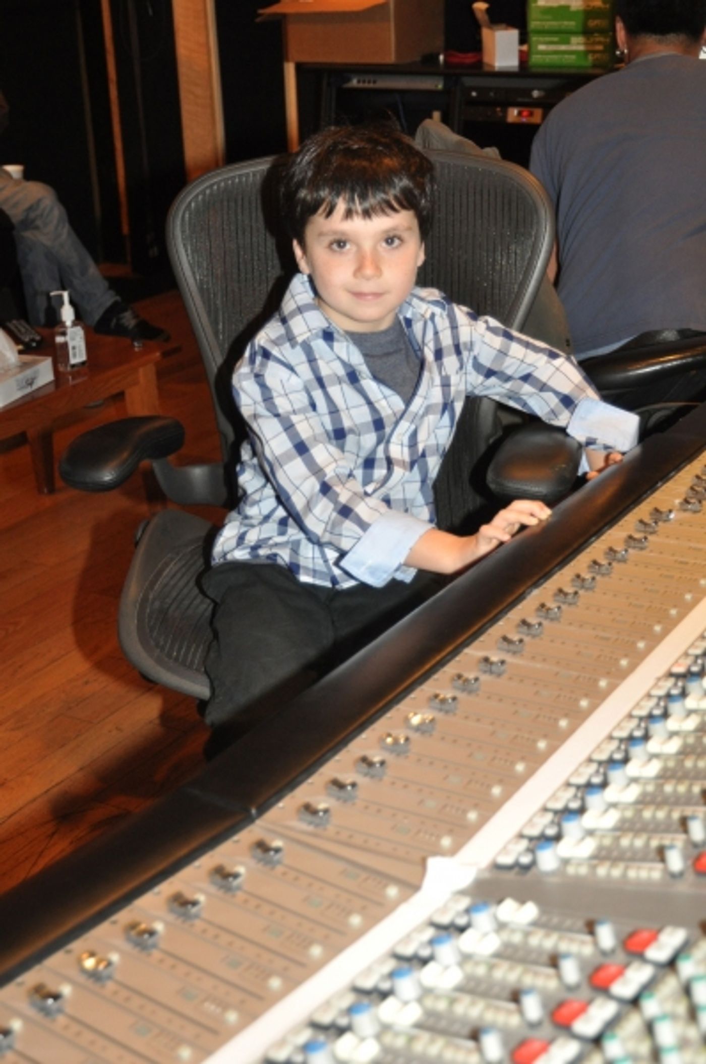 Exclusive Photos: CHAPLIN Cast Records 'Carols For A Cure'  Image