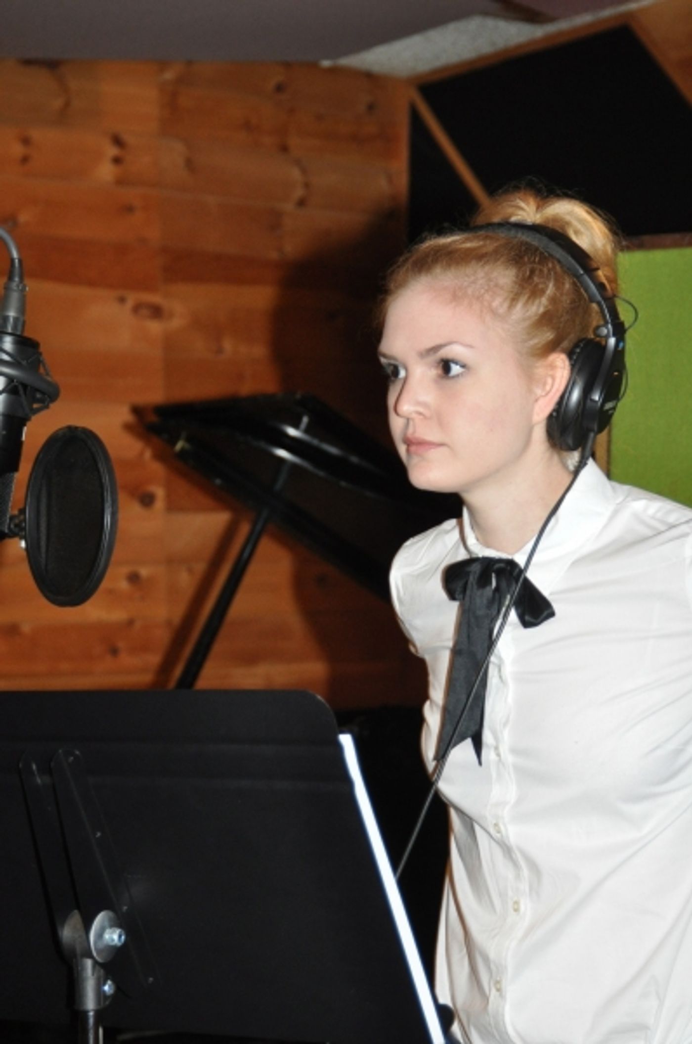 Exclusive Photos: CHAPLIN Cast Records 'Carols For A Cure'  Image