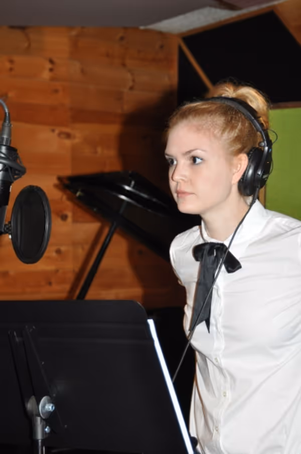 Emily Tyra and Renee Marino Photo