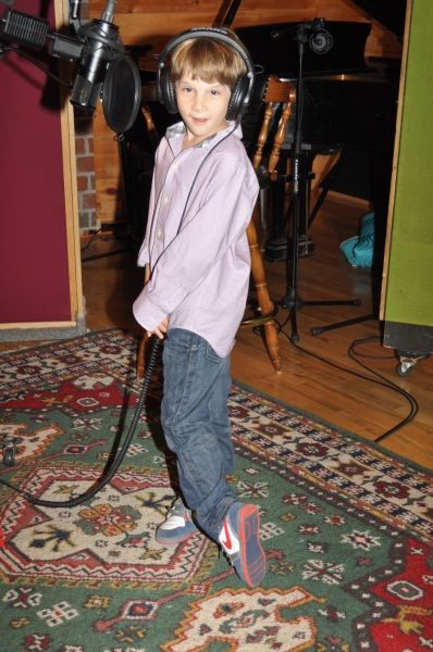 Exclusive Photos: CHAPLIN Cast Records 'Carols For A Cure' Image