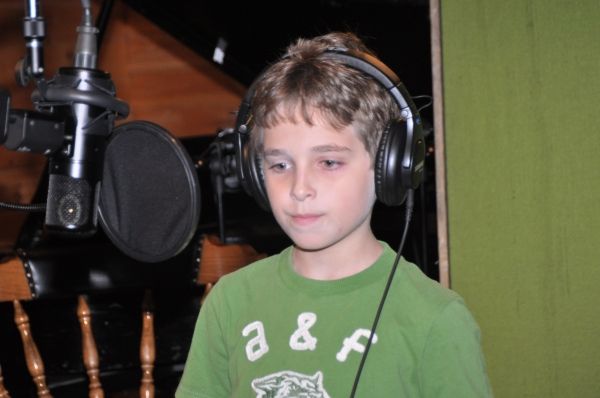 Exclusive Photos: CHAPLIN Cast Records 'Carols For A Cure' Image