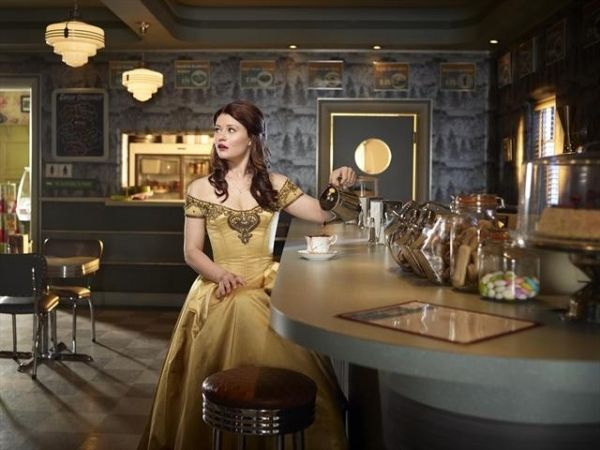Emilie de Ravin Photo