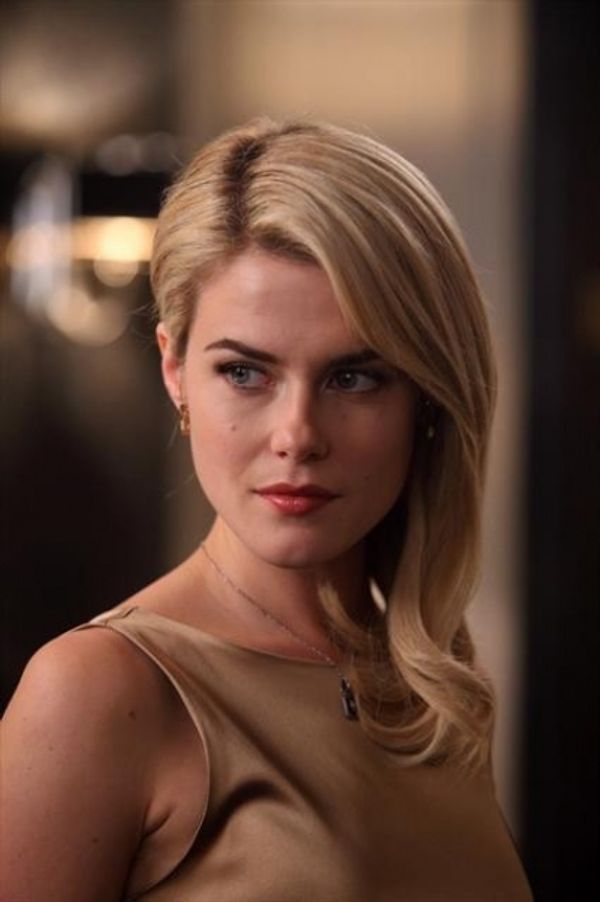 RACHAEL TAYLOR Photo