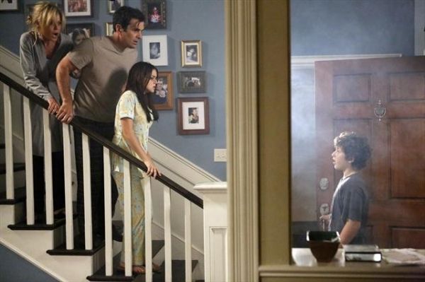 JULIE BOWEN, TY BURRELL, ARIEL WINTER, NOLAN GOULD Photo