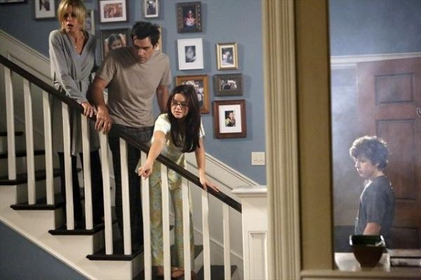 JULIE BOWEN, TY BURRELL, ARIEL WINTER, NOLAN GOULD Photo