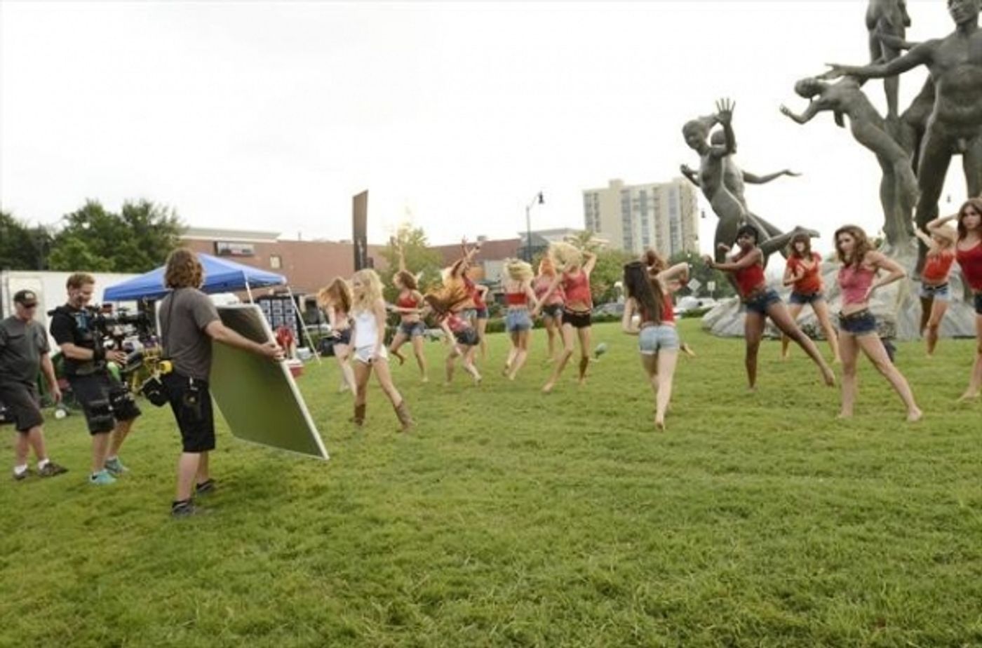 Photo Coverage: Behind the Scenes of NASHVILLE on 10/17  Image