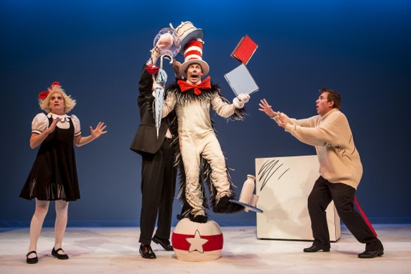 Photo Flash: First Look at Dr. Seuss' THE CAT IN THE HAT U.S Premiere at Children's Theatre Company  Image