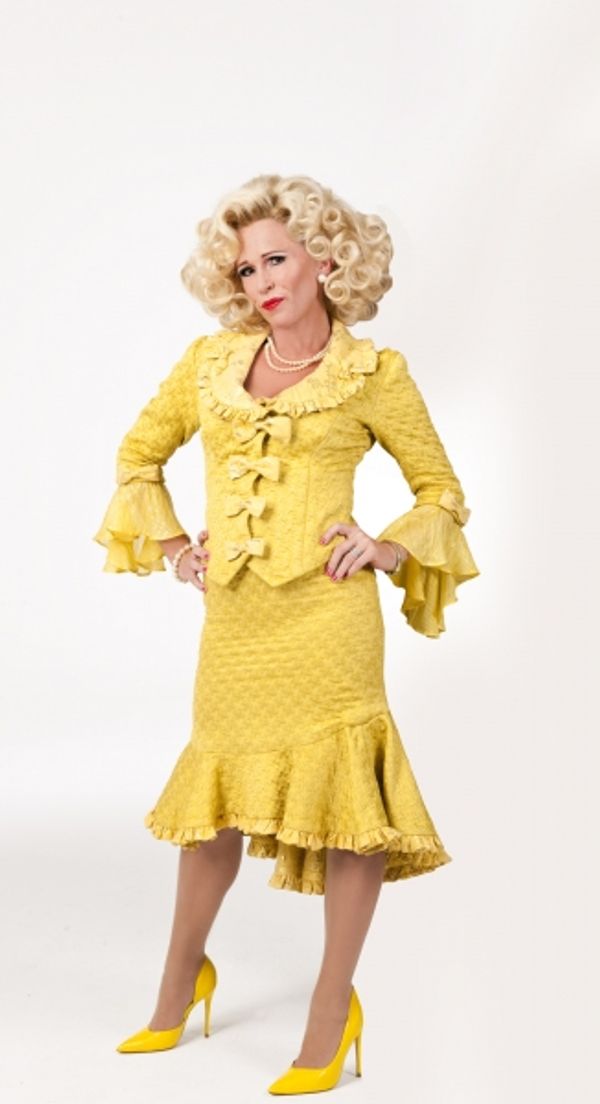 Lucy Benjamin as Velma Von Tussle Photo