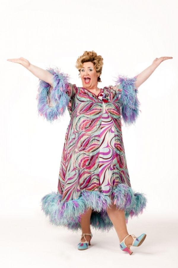Mark Benton as Edna Turnblad Photo