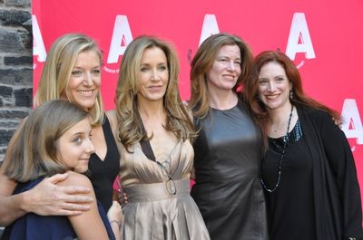  Lena Pepe, Mary McCann, Felicity Huffman Photo