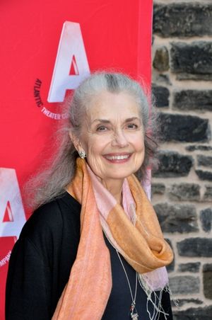  Mary Beth Peil Photo