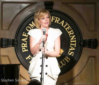  Emily Bergl Photo