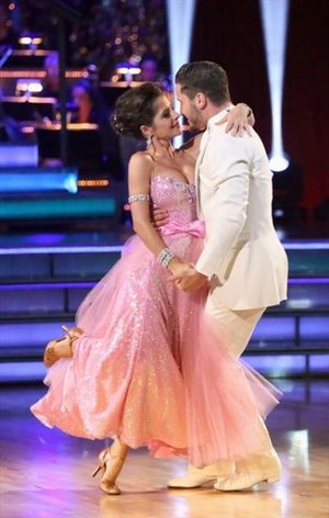 VALENTIN CHMERKOVSKIY, KELLY MONACO @ BroadwayWorld VALENTIN CHMERKOVSKIY, KELLY MONACO Photo